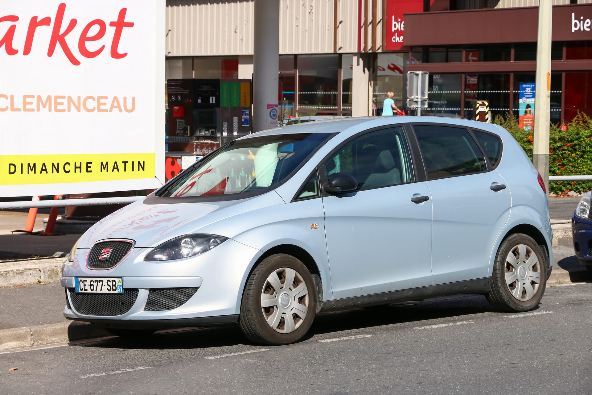 Srebrny Seat Altea XL na drodze