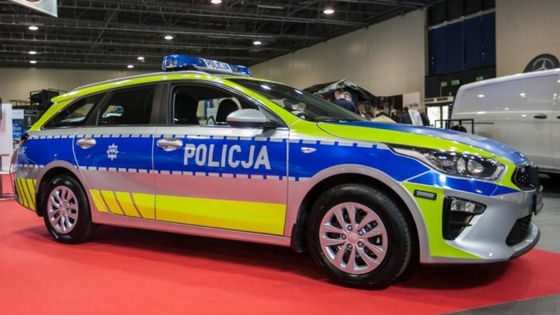 nowe oznakowanie radiowozów