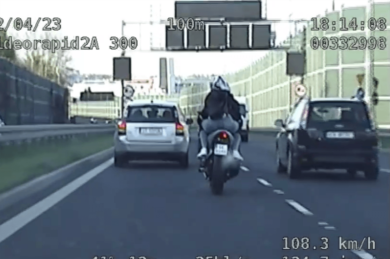 32-letni motocyklista dostał 27 tys. zł mandatu i 205 punktów karnych Fot. Policja Śląska