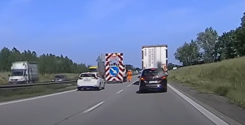 Kierowca mógł zabić kilka osób. Fot. "Stop Cham"/YouTube