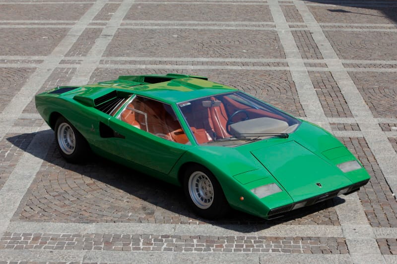 Silnik V12