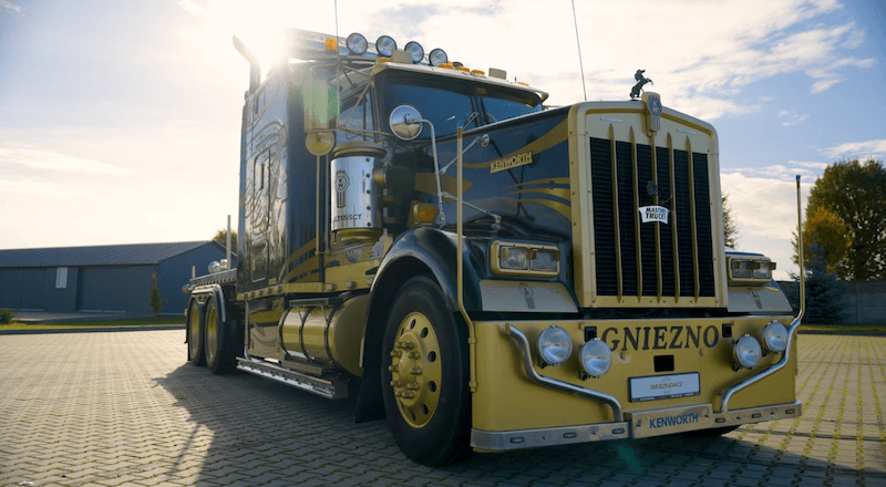 Kenworth W900