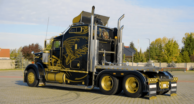 Kenworth W900