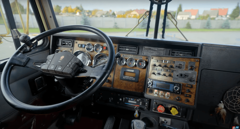 Kenworth W900