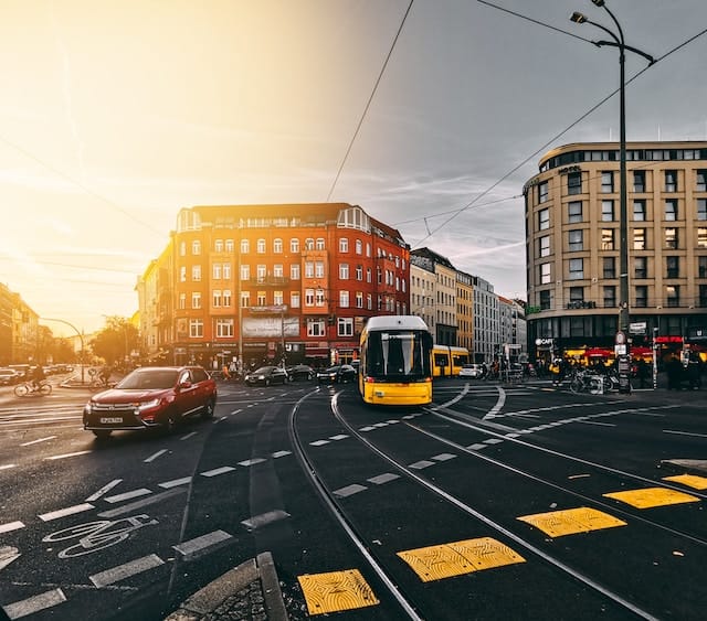 tramwaj na rondzie