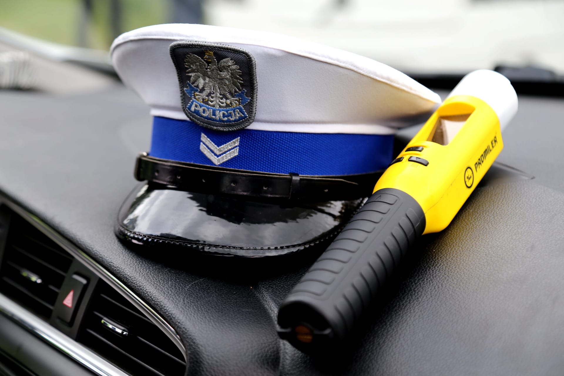 Pijany wiózł autem dziecko. Fot. Policja Warszawa/Platforma X
