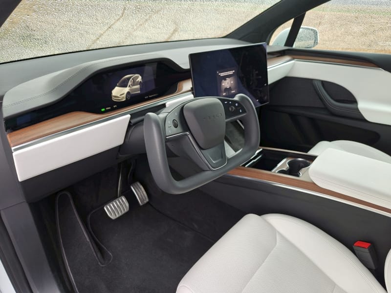 2024 Tesla Model X - kokpit