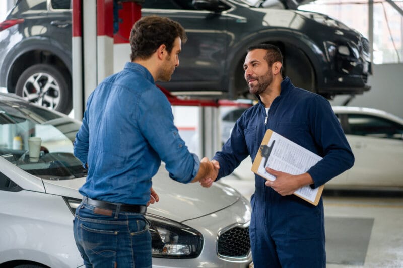 auto warsztat mechanik kierowca