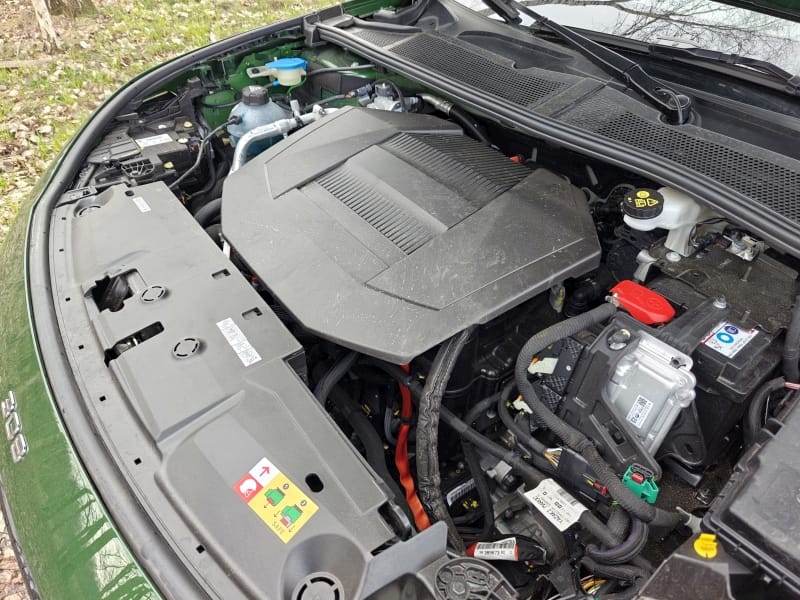 Peugeot E-308 - silnik