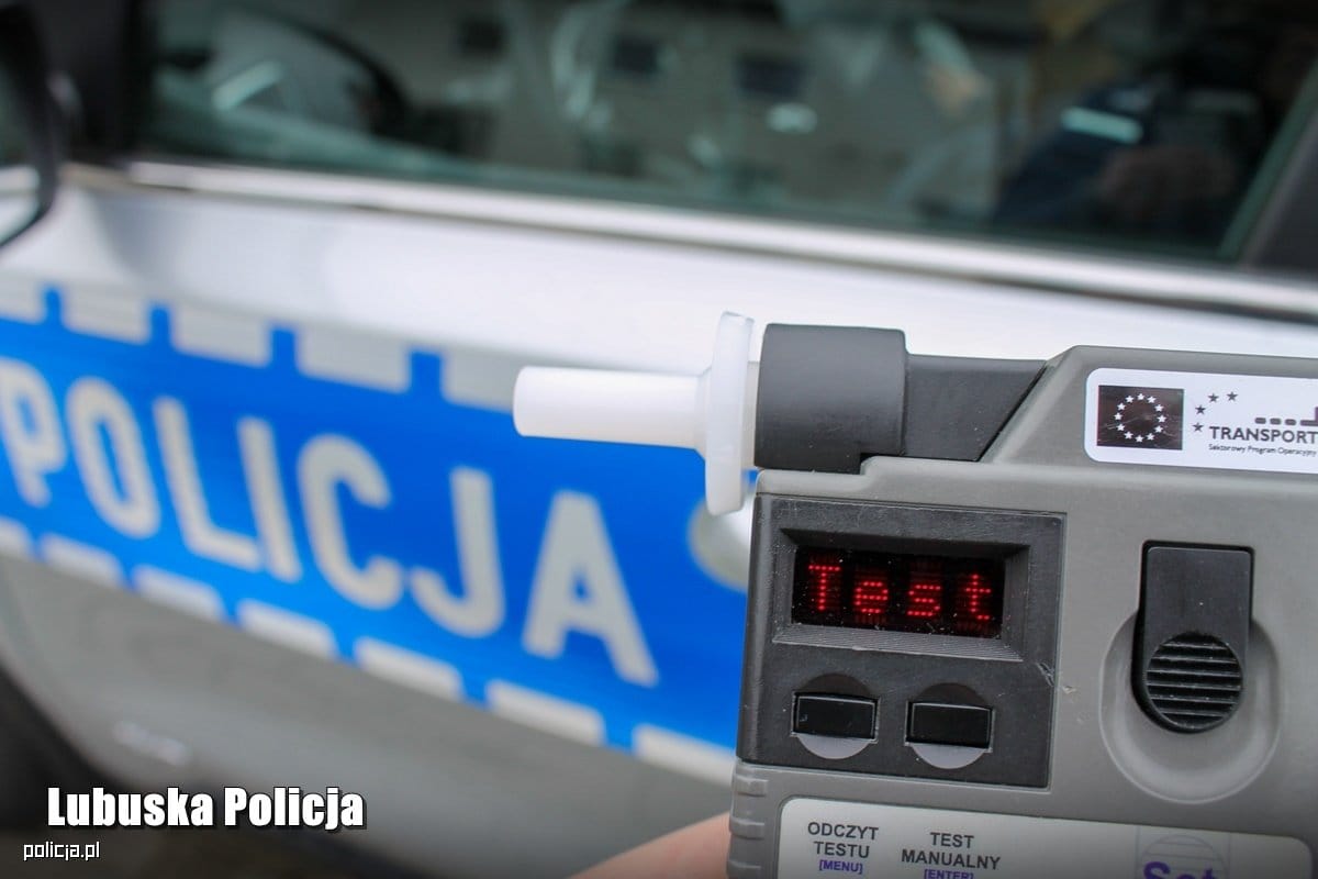 alkomat policja badanie radiowóz