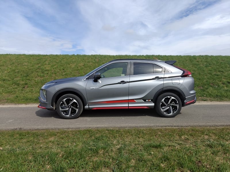 2024 Mitsubishi Eclipse Cross - bok