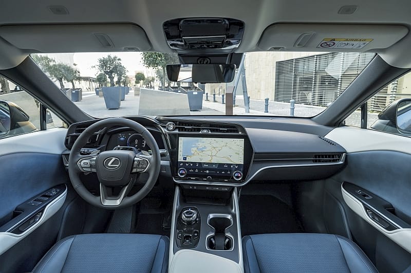 Lexus RZ 300e - kokpit
