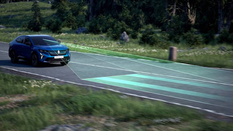 2024 Renault E-Tech 4x4 300 KM systemy asystujące