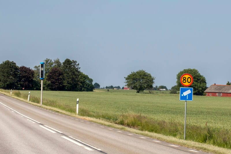 Szwecja fotoradar sensys znak ogranczenie prędkości