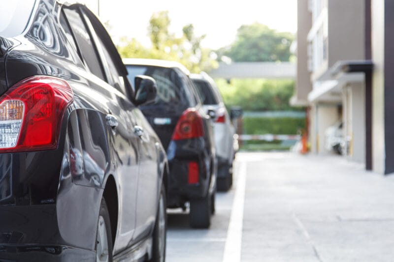 auto chodnik parking