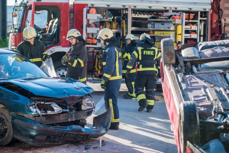 kolizja straż pożarna auto dachowanie