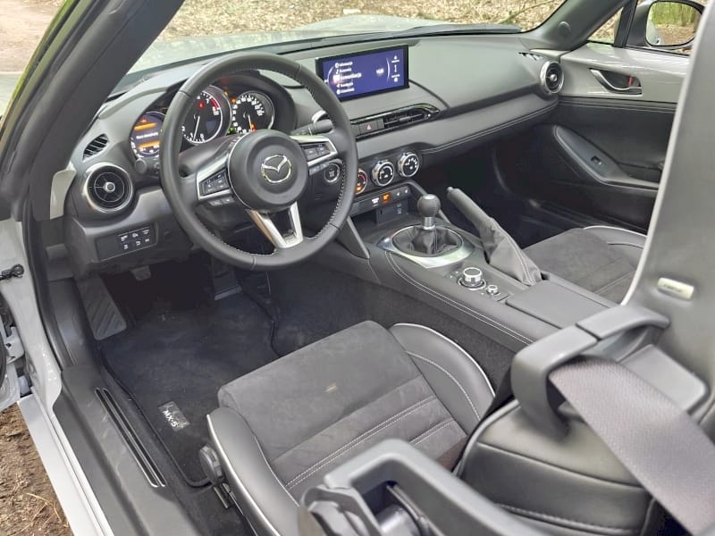 2024 Mazda MX-5 - kokpit
