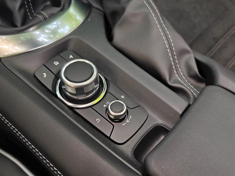 2024 Mazda MX-5 - panel