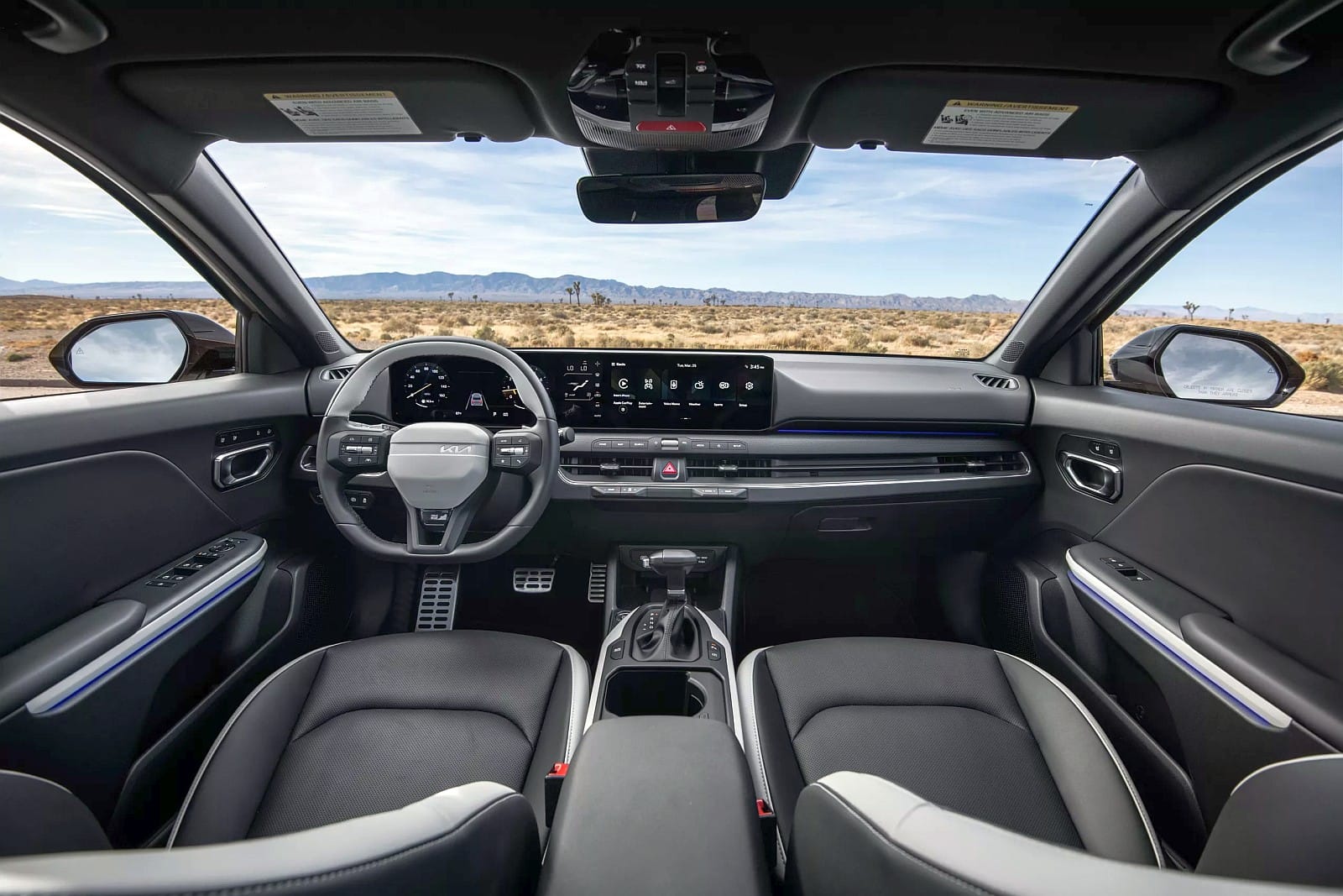 Kia K4 - kokpit