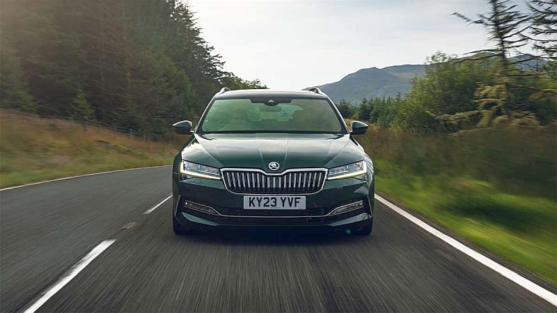 2023 Skoda Superb Sleeper Edition - przód
