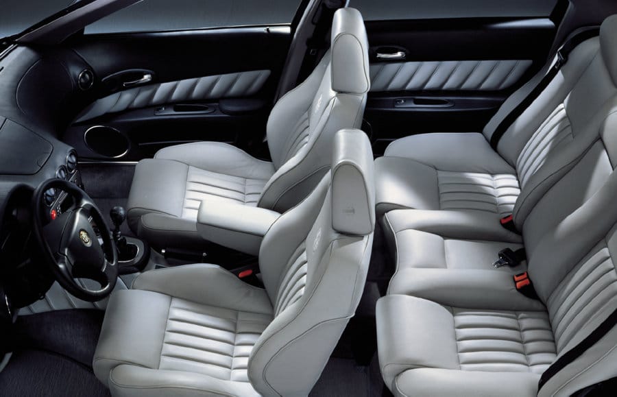 Alfa 166 wnętrze