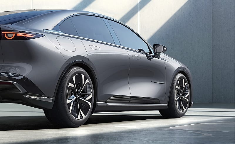 Mazda EZ-6 - tył