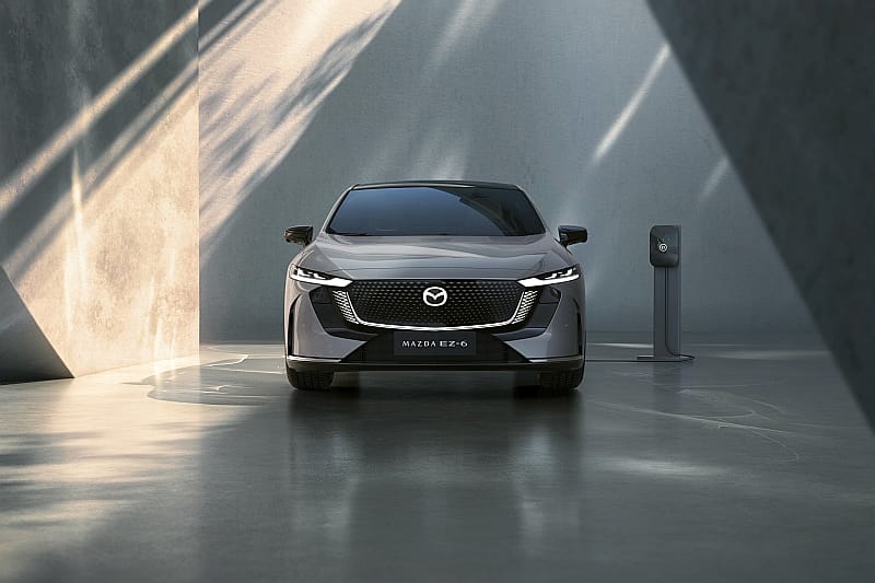 Mazda EZ-6 - przód