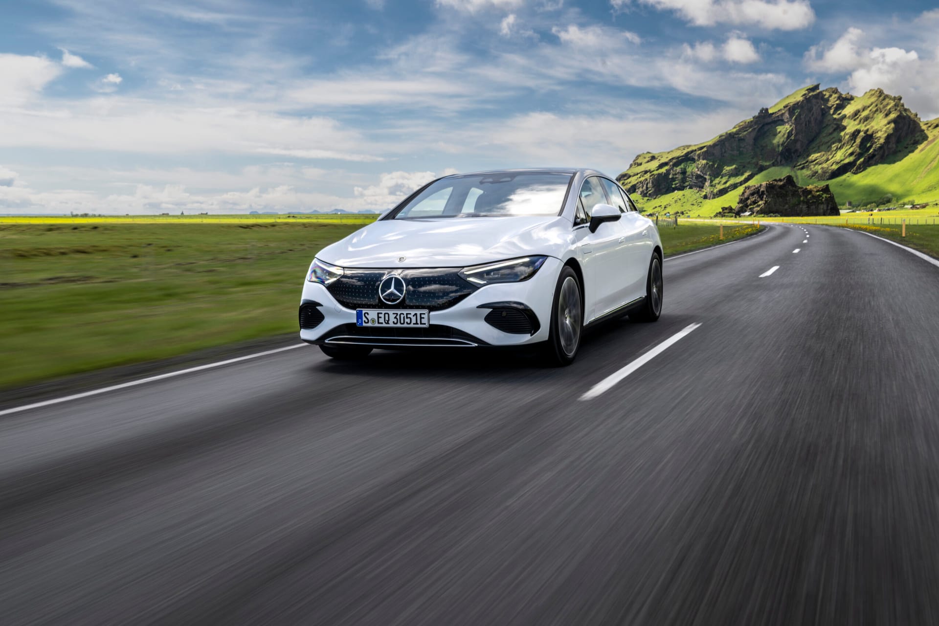 Mercedes EQE przód