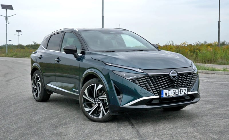 Nissan Qashqai przód prawy