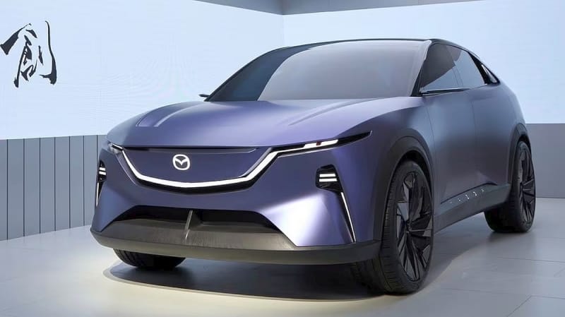 Mazda Arata - przód