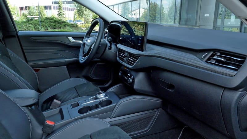 Ford Kuga wnętrze