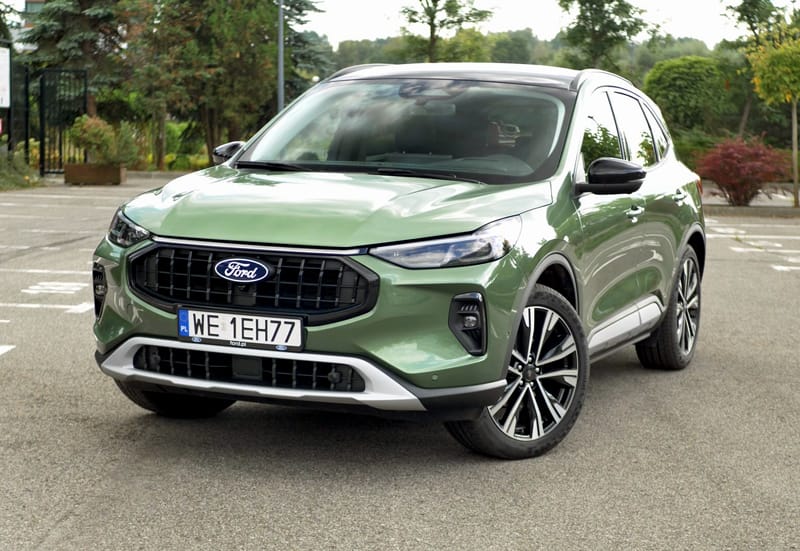 Ford Kuga przód prawy