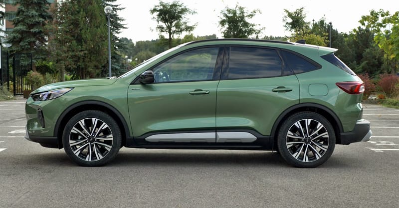 Ford Kuga bok