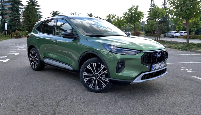 Ford Kuga przód prawy