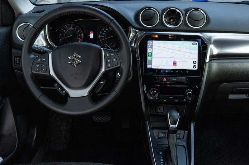 2024 Suzuki Vitara wnętrze