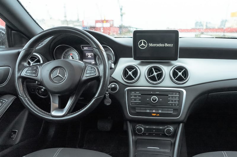 Mercedes CLA deska