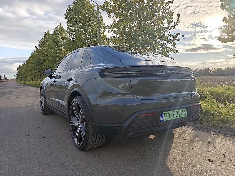 2024 nowe Porsche Macan 4S EV - tył