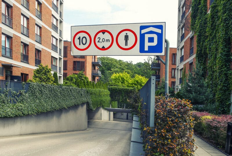 wjazd parking podziemny