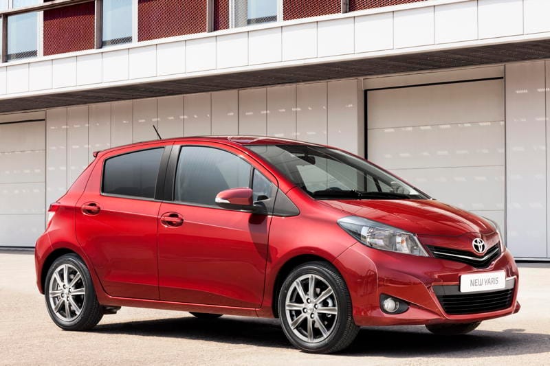 Toyota Yaris III przód bok