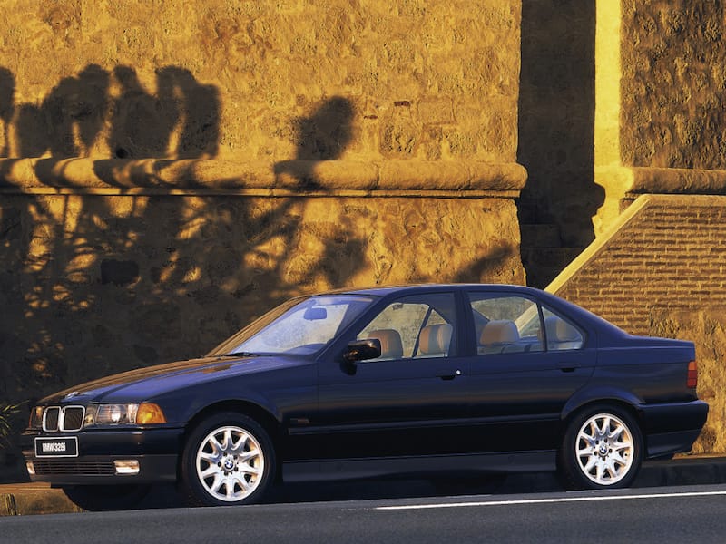 BMW serii 3 E36 bok przód