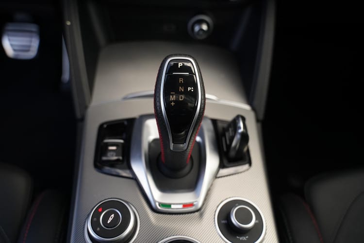Alfa Romeo Stelvio skrzynia biegów