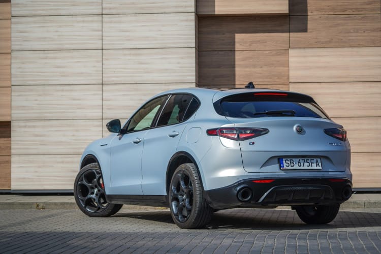 Alfa Romeo Stelvio tył