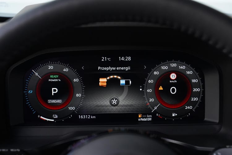 Nissan X-Trail 2023 zegary