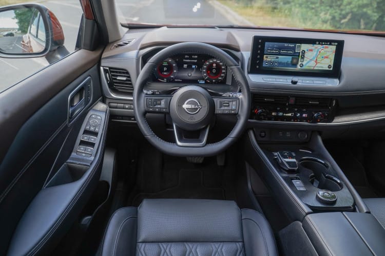 Nissan X-Trail 2023 wnętrze
