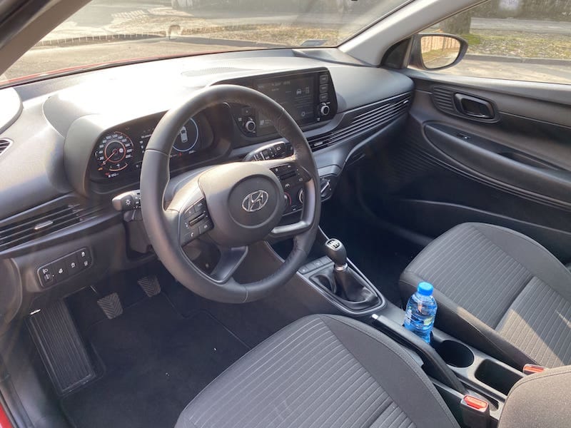 Hyundai i20 wnętrze