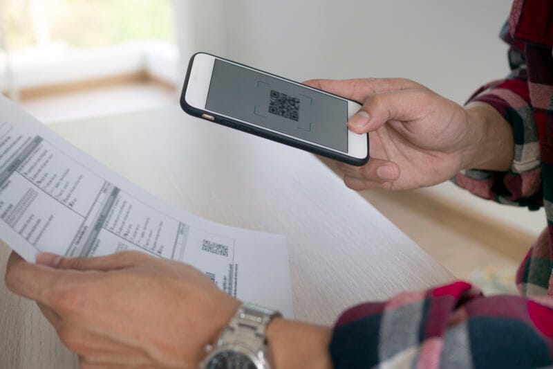 płatność skanowanie dokument telefon dłoń