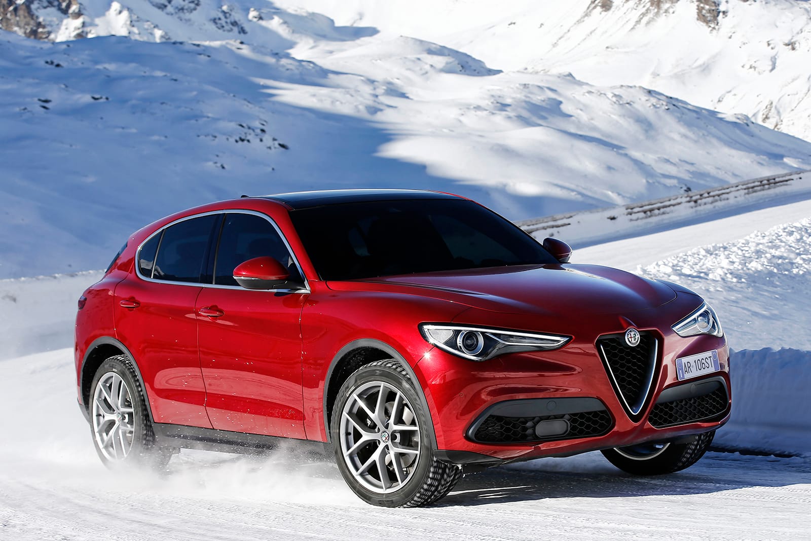 Alfa Romeo Stelvio przód