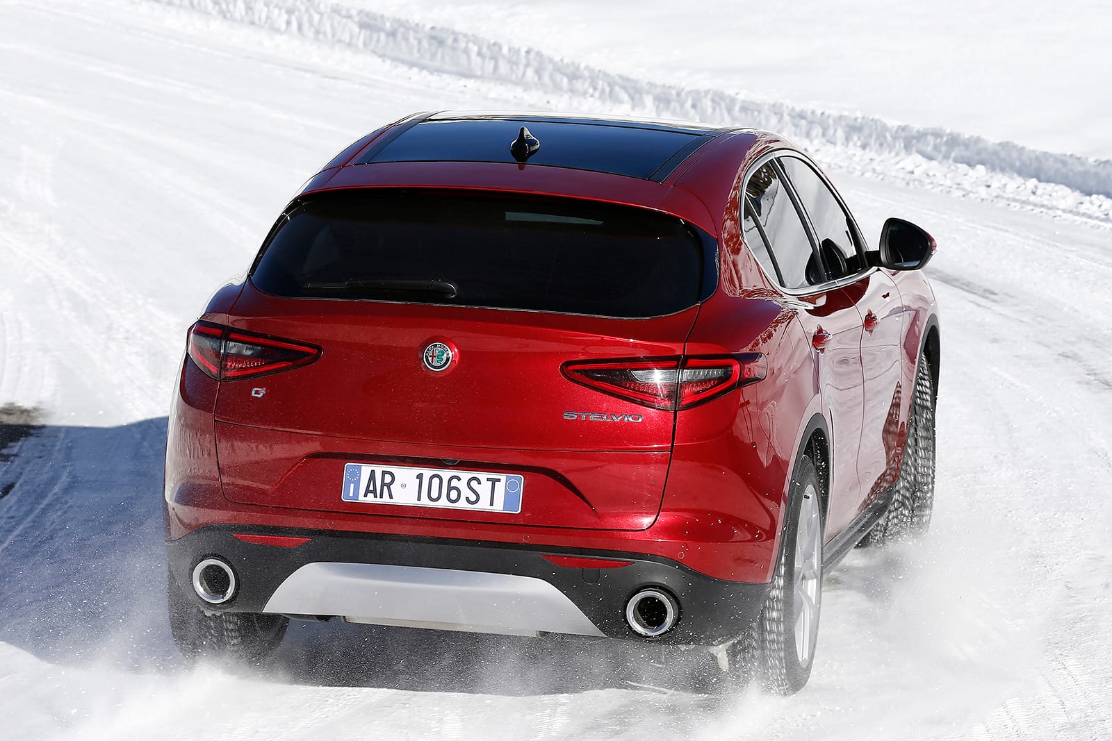 Alfa Romeo Stelvio Śnieg