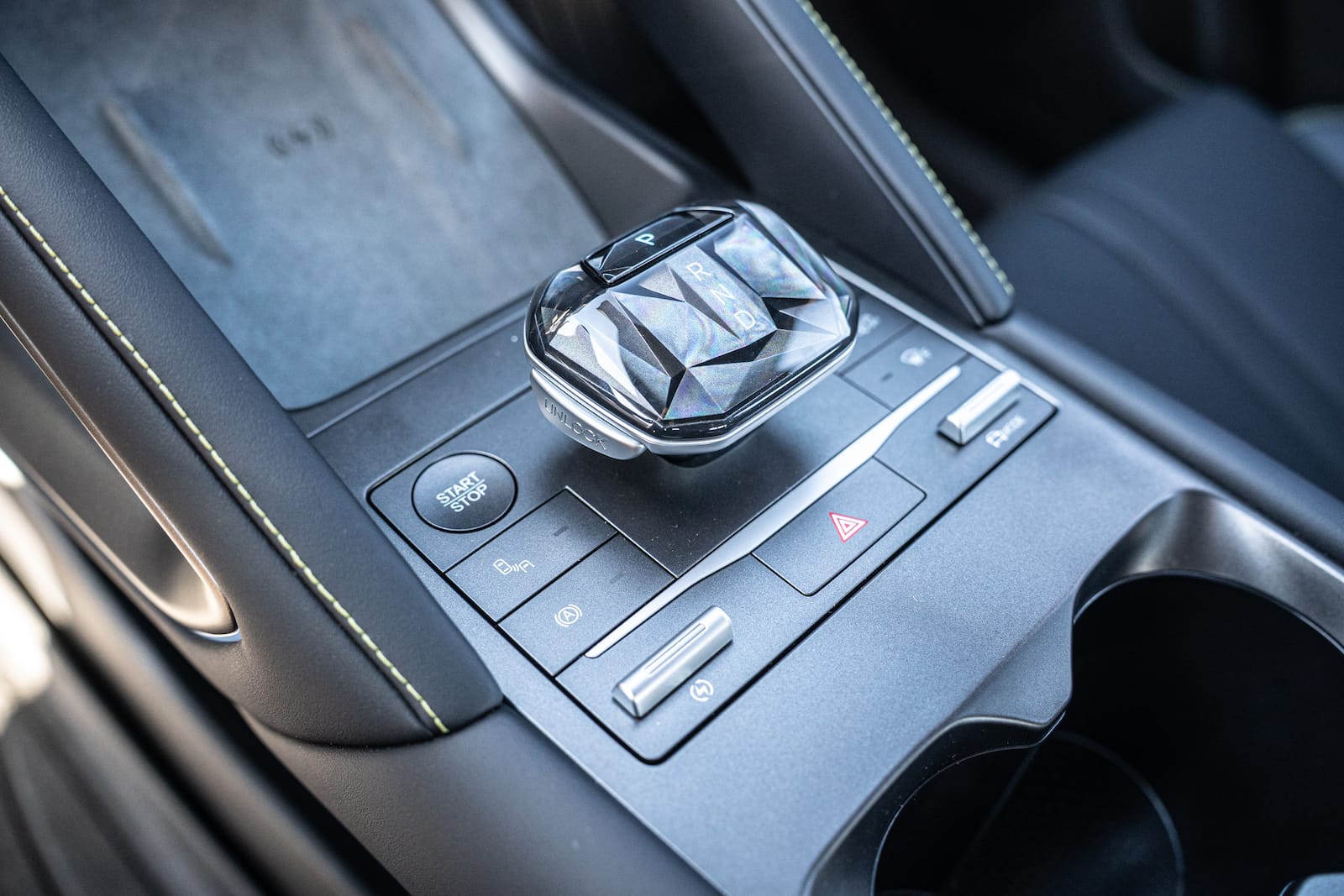 BYD Atto 2 deatl wnętrze