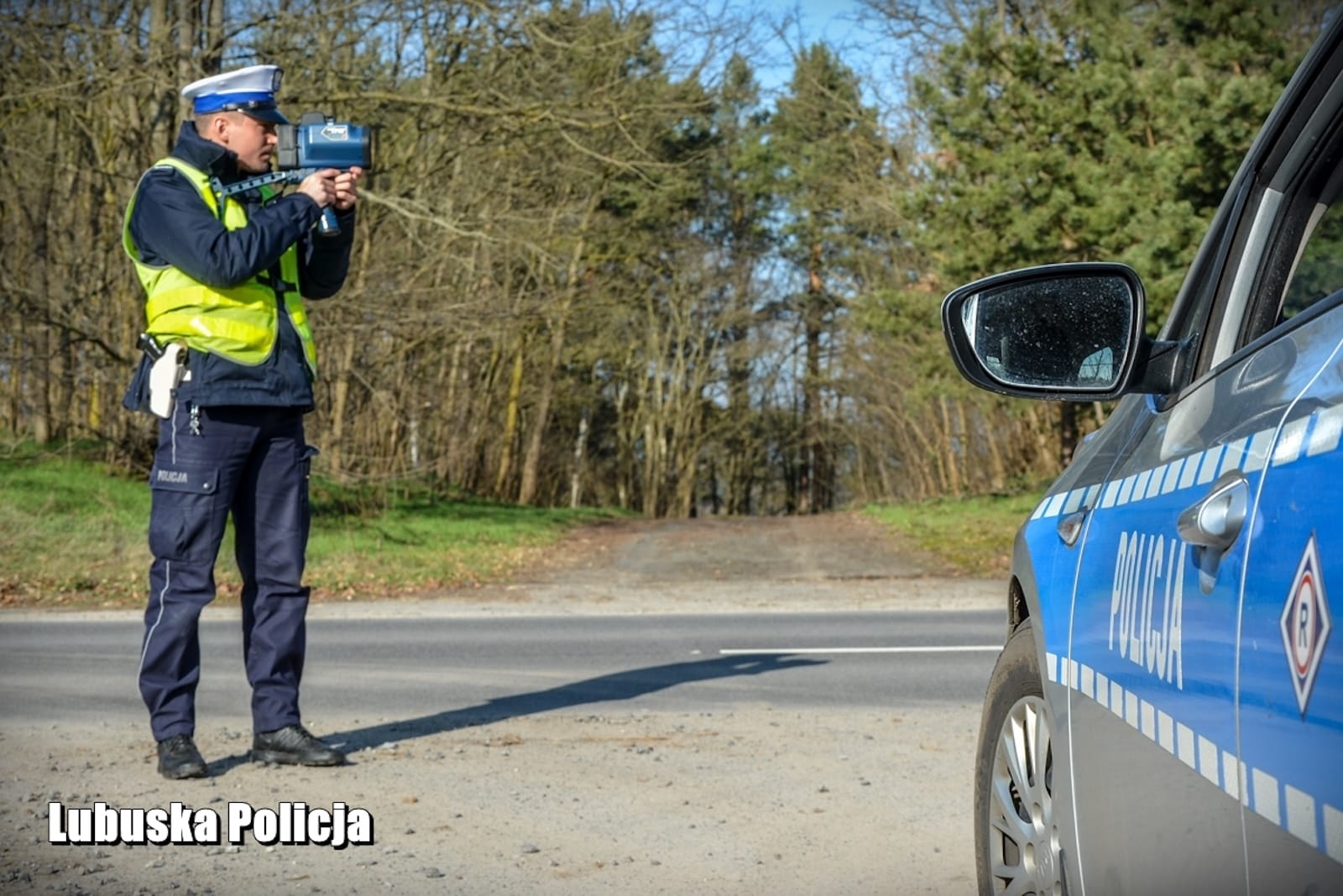 kontrola drogowa miernik mandat policjant